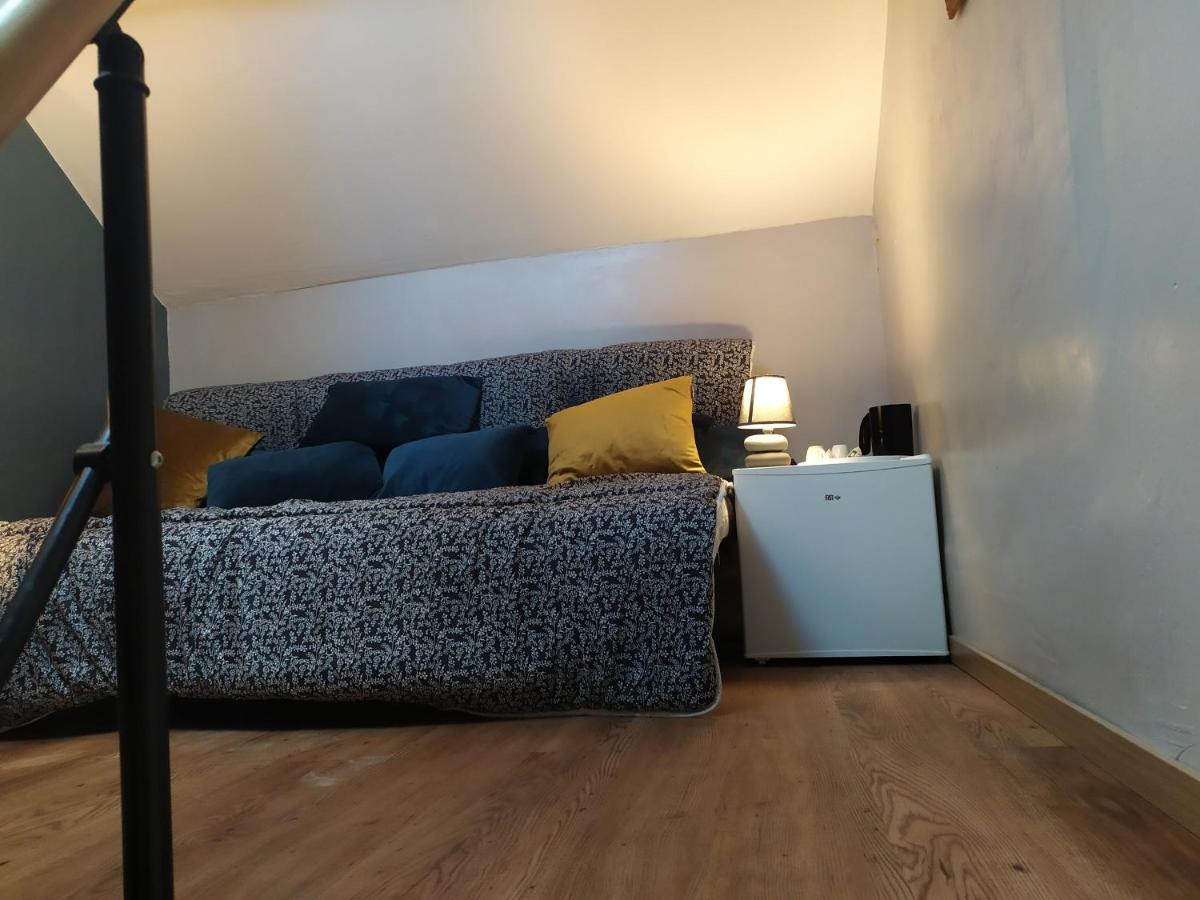 Petit Saint Hubert 1 A 4 Personnes Bed & Breakfast Velles  Exterior photo