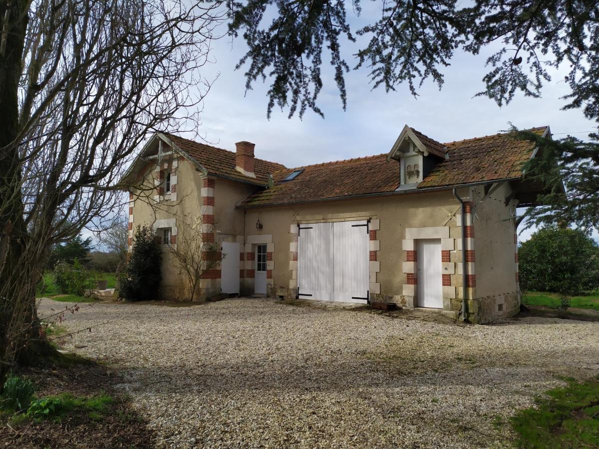 Petit Saint Hubert 1 A 4 Personnes Bed & Breakfast Velles  Exterior photo